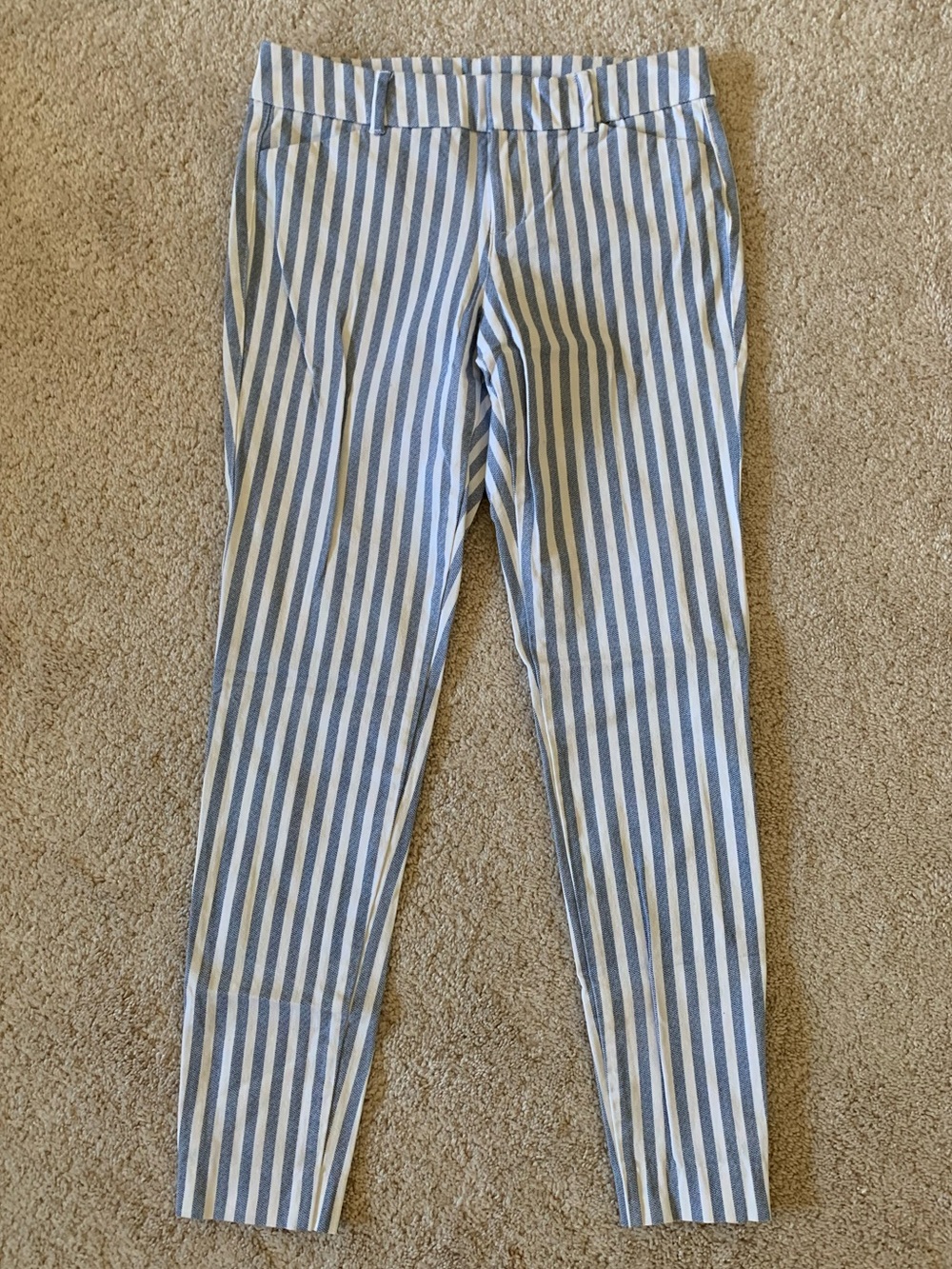 {Old Navy} EUC! Blue and White Pixie Pants